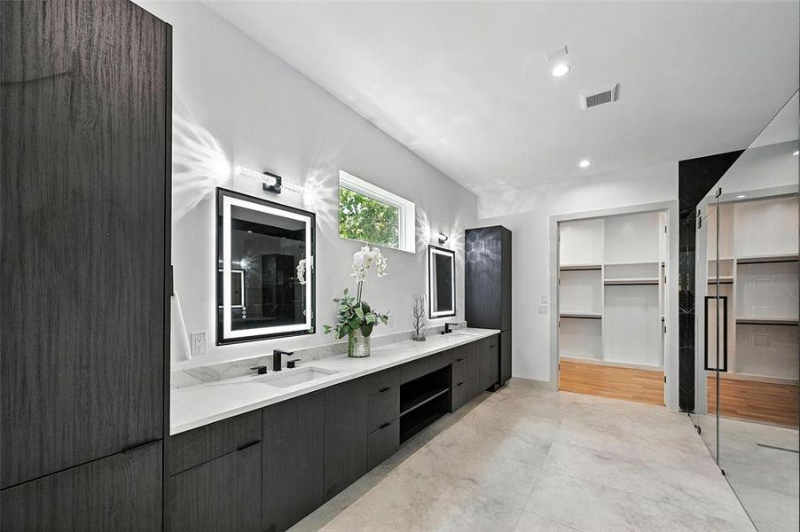 Furnished interior view inside a new home in , Dallas (Image 35).