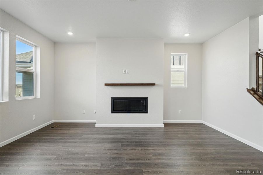 9374 Quartz Street ~ Ready Now