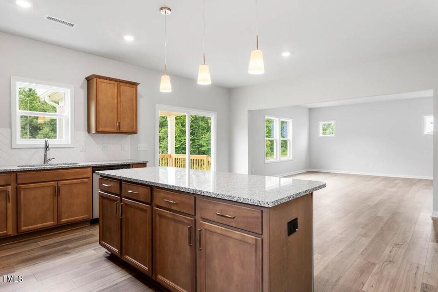 135 Cordoba Dr Photos-3 (Medium)