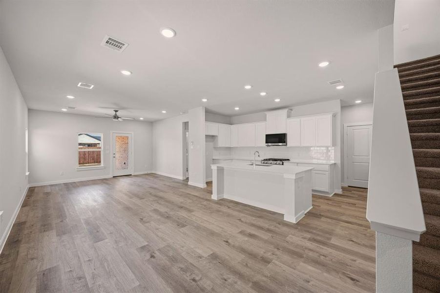 Spacious, unfurnished interior of a new home in Overland Grove, Forney (Image 15).