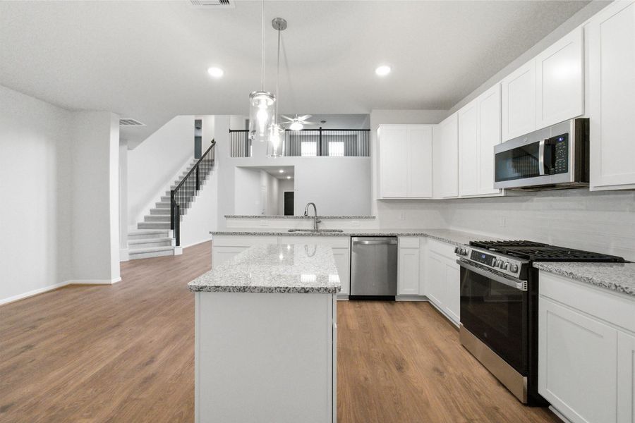 Furnished interior view inside a new home in Pearlbrook, Texas City (Image 16). Furnished interior view inside a new home in Pearlbrook, Texas City (Image 16).