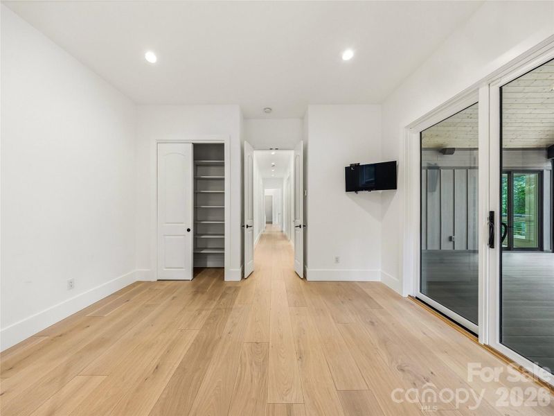 Spacious, unfurnished interior of a new home in , Arden (Image 25).