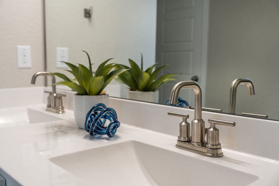 Dual-sink vanity at primary bath