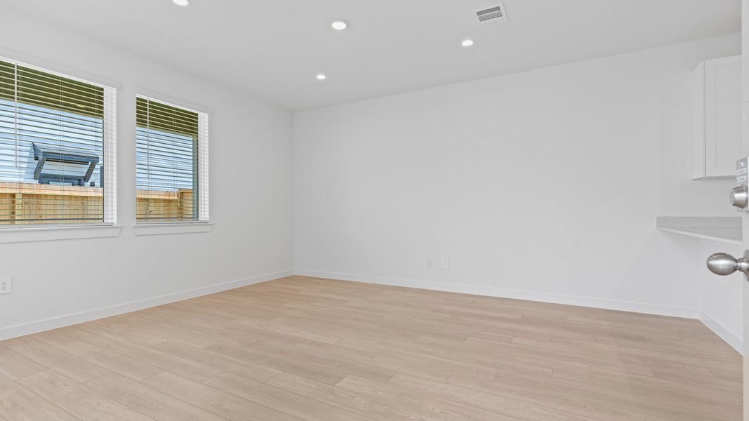 Spacious, unfurnished interior of a new home in Lexington Village, Missouri City (Image 24). Spacious, unfurnished interior of a new home in Lexington Village, Missouri City (Image 24).
