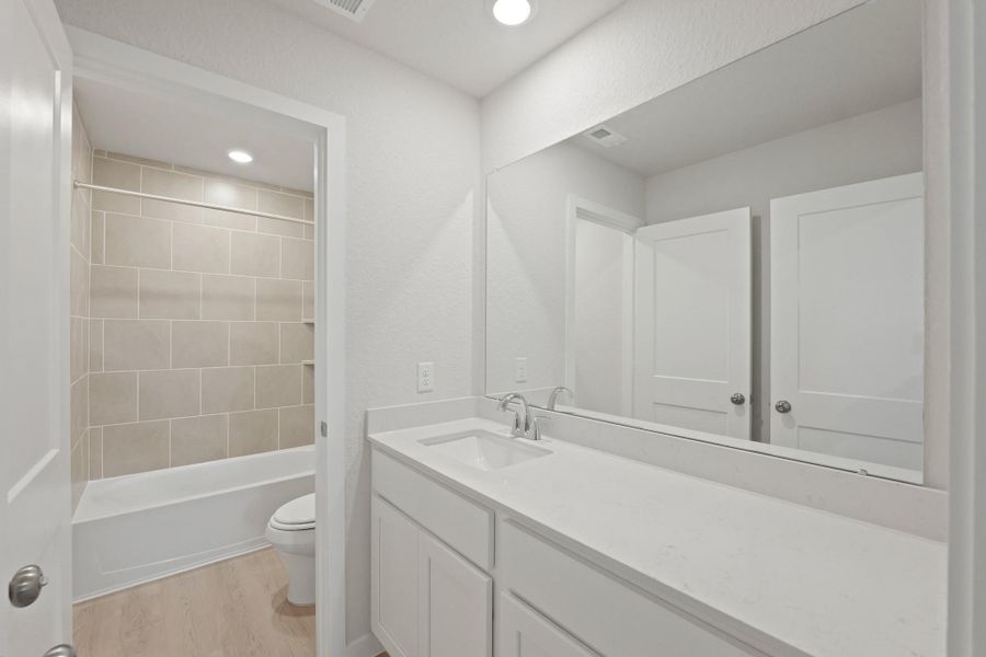 Furnished interior view inside a new home in Russell Ranch, Bay City (Image 14).