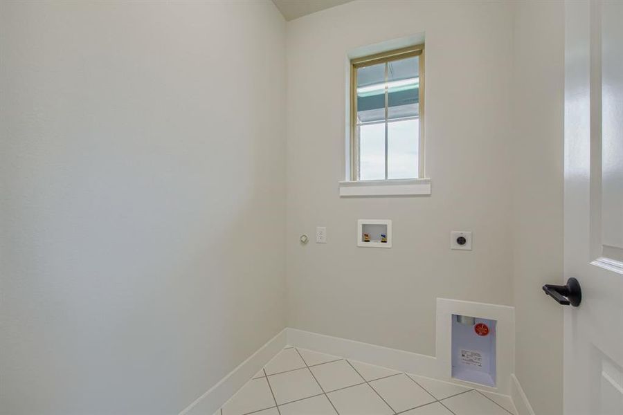 Spacious, unfurnished interior of a new home in Hillstead, Lavon (Image 26).