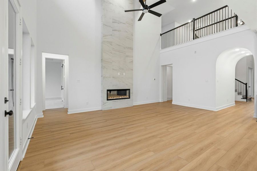 Spacious, unfurnished interior of a new home in Elyson, Katy (Image 28).