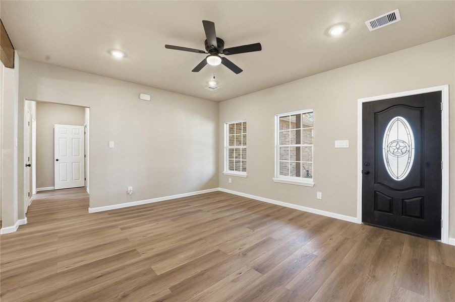 Spacious, unfurnished interior of a new home in , Crosby (Image 23).