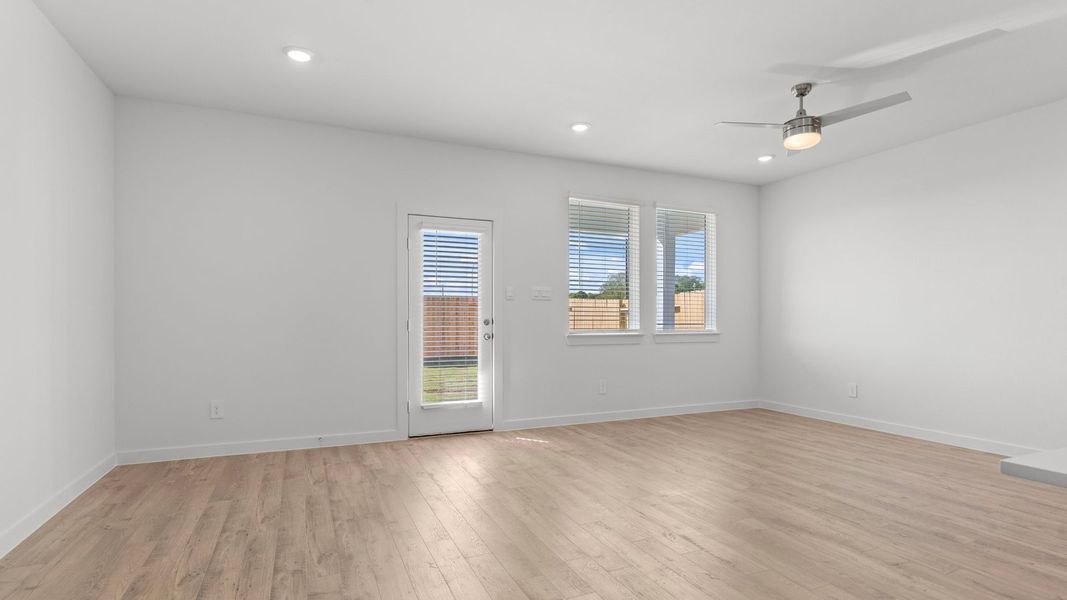 Spacious, unfurnished interior of a new home in Villarosa at Tamarron, Katy (Image 25).