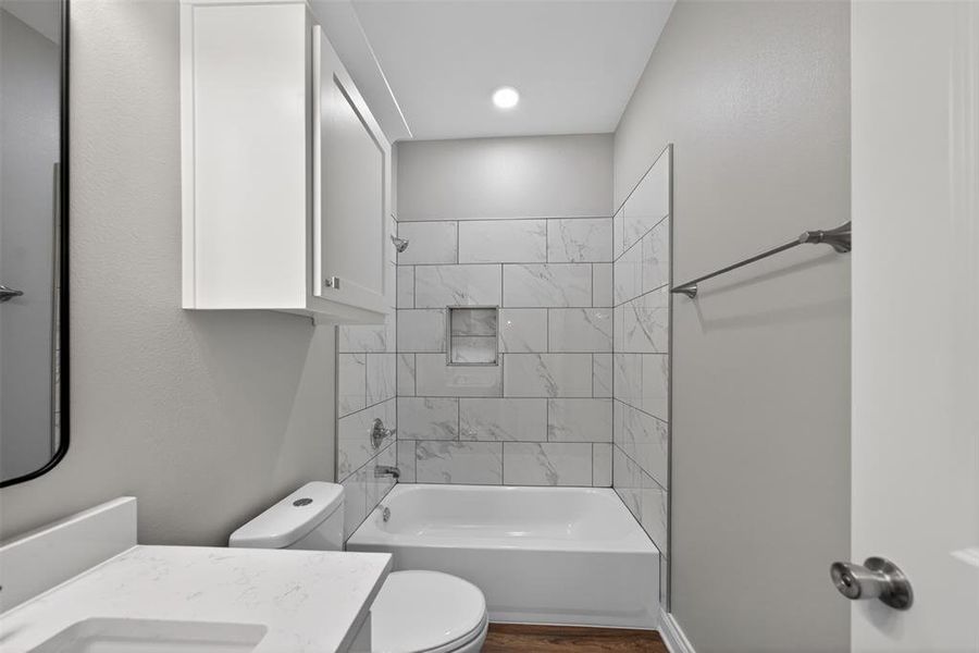 Furnished interior view inside a new home in , Troup (Image 9).