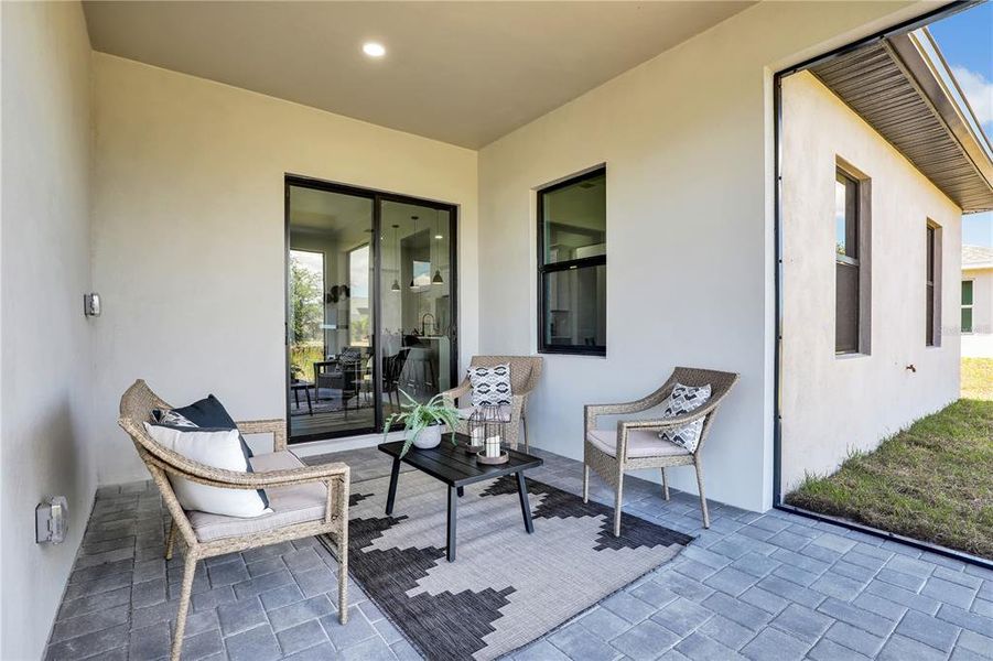 Exterior details and patio area of a home in , Cape Coral (Image 24).