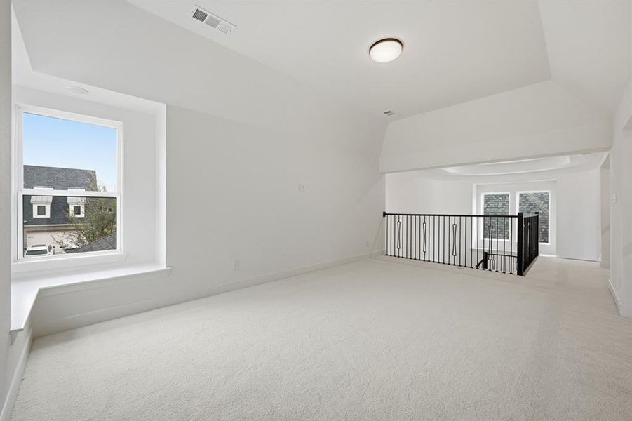 Spacious, unfurnished interior of a new home in Sandbrock Ranch, Krugerville (Image 22).