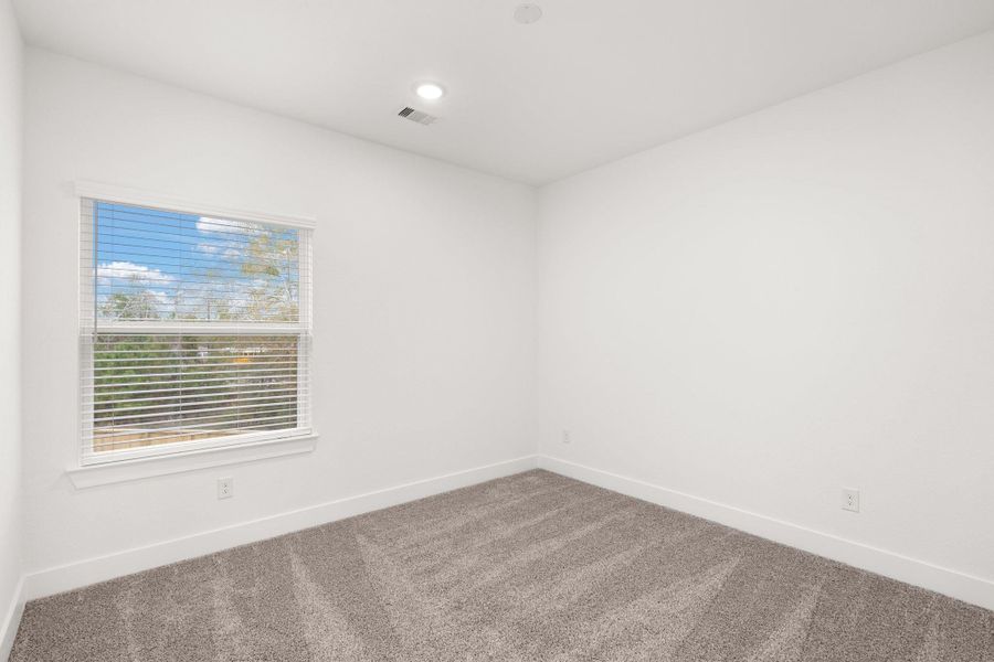 Spacious, unfurnished interior of a new home in Elyson, Katy (Image 25).