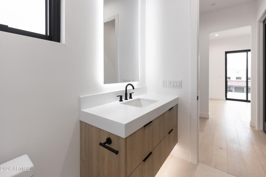 Upstairs En Suite 2 Upstairs En Suite 2