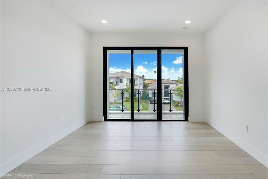 Spacious, unfurnished interior of a new home in Lotus Edge, Boca Raton (Image 22).