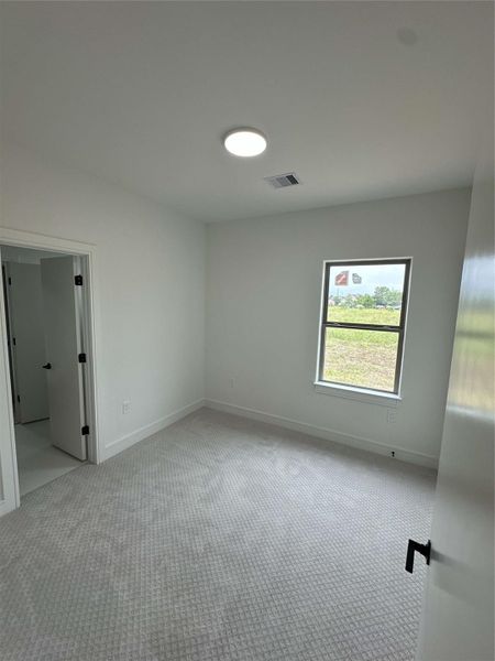Spacious, unfurnished interior of a new home in , Brookshire (Image 15).