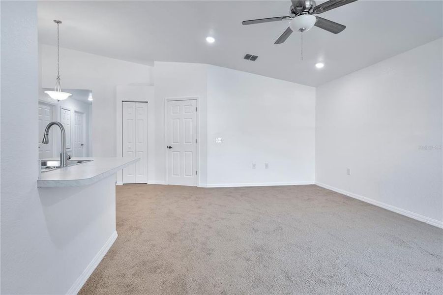 Spacious, unfurnished interior of a new home in , Lake Wales (Image 16).