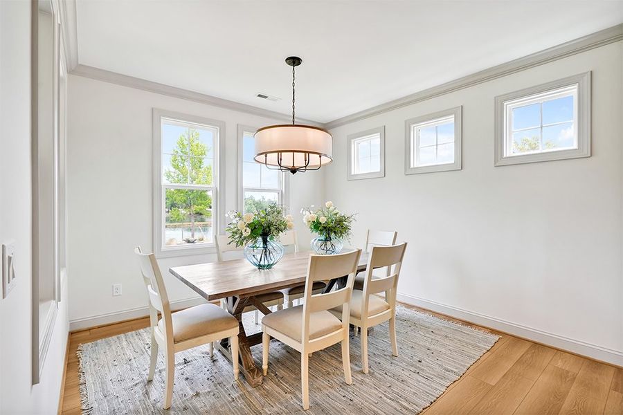 Lumina Island, Dining Room