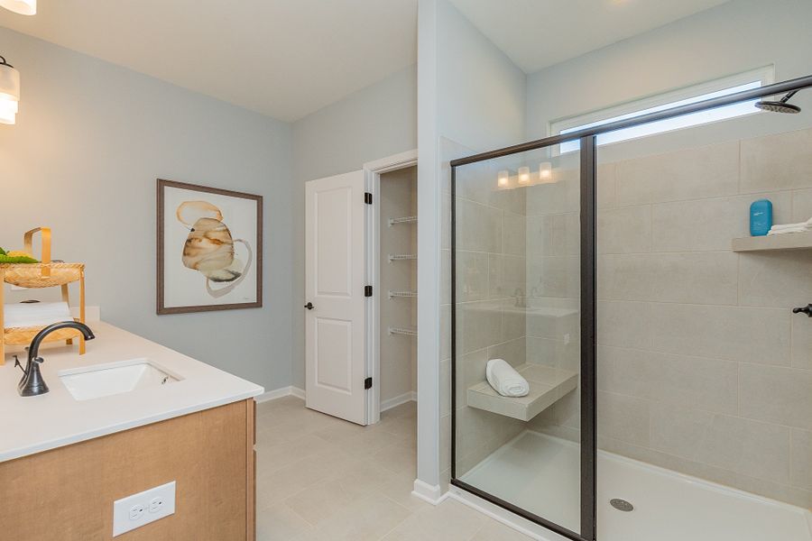 The Braselton II - Primary Suite Bathroom