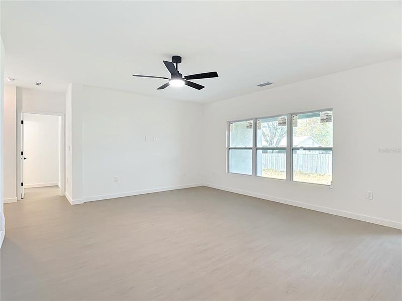 Spacious, unfurnished interior of a new home in , St. Cloud (Image 27).