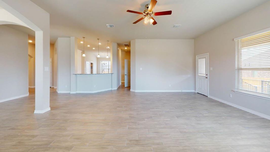 Spacious, unfurnished interior of a new home in Sterling Meadows, Salado (Image 10).