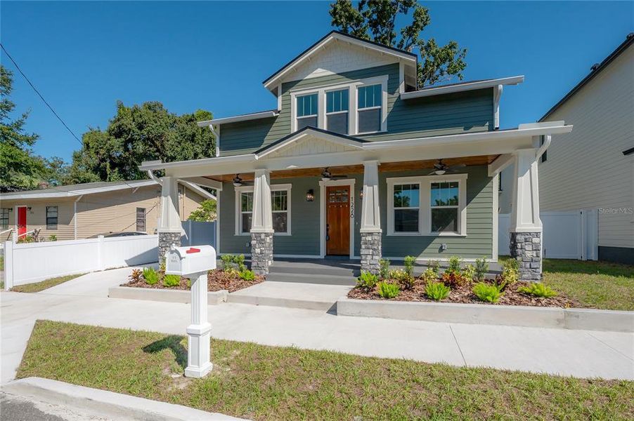 Exterior details and patio area of a home in , Tampa (Image 26).