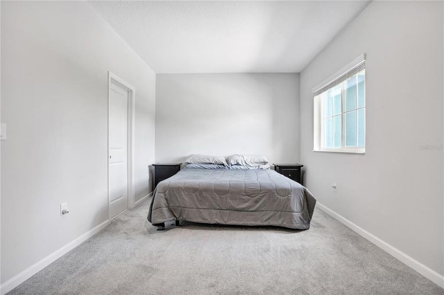 Furnished interior view inside a new home in , Oviedo (Image 16).