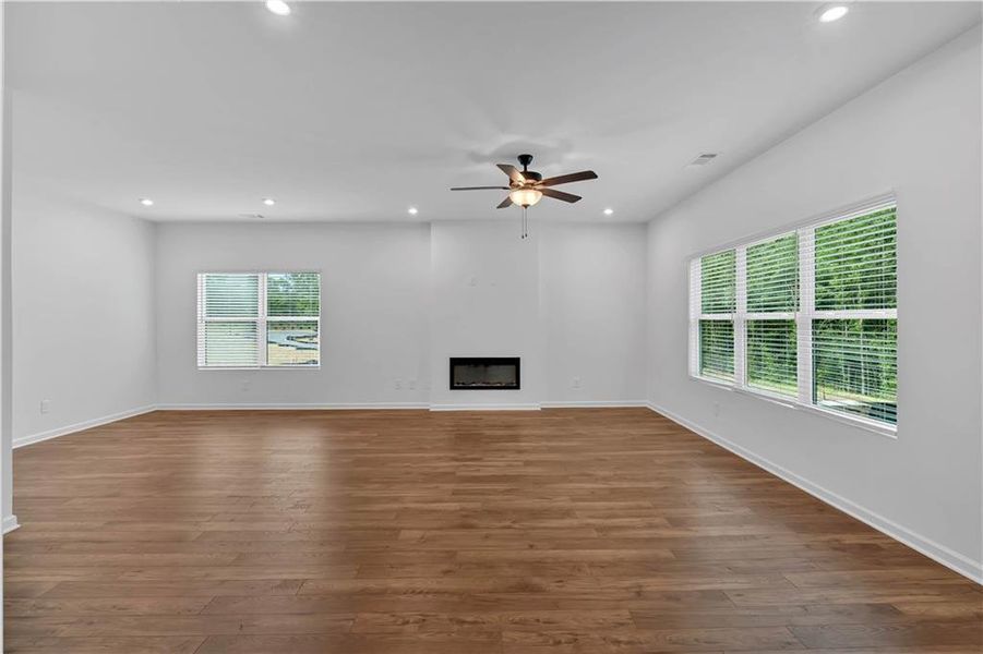 Spacious, unfurnished interior of a new home in Meadow Pines, Dallas (Image 10).