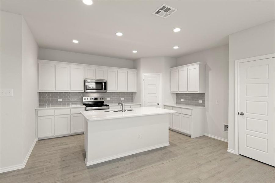 17. 1715 Teton - Kitchen (4)