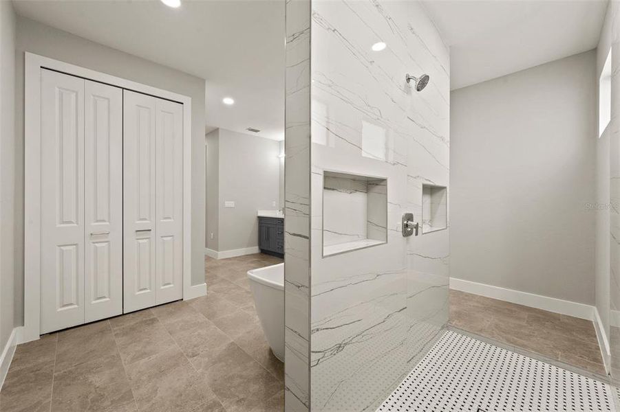 Furnished interior view inside a new home in , Cape Coral (Image 10).