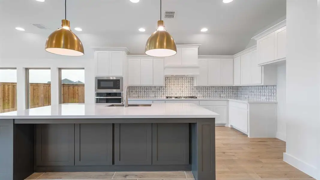 Furnished interior view inside a new home in Myrtle Creek 60', Waxahachie (Image 5).