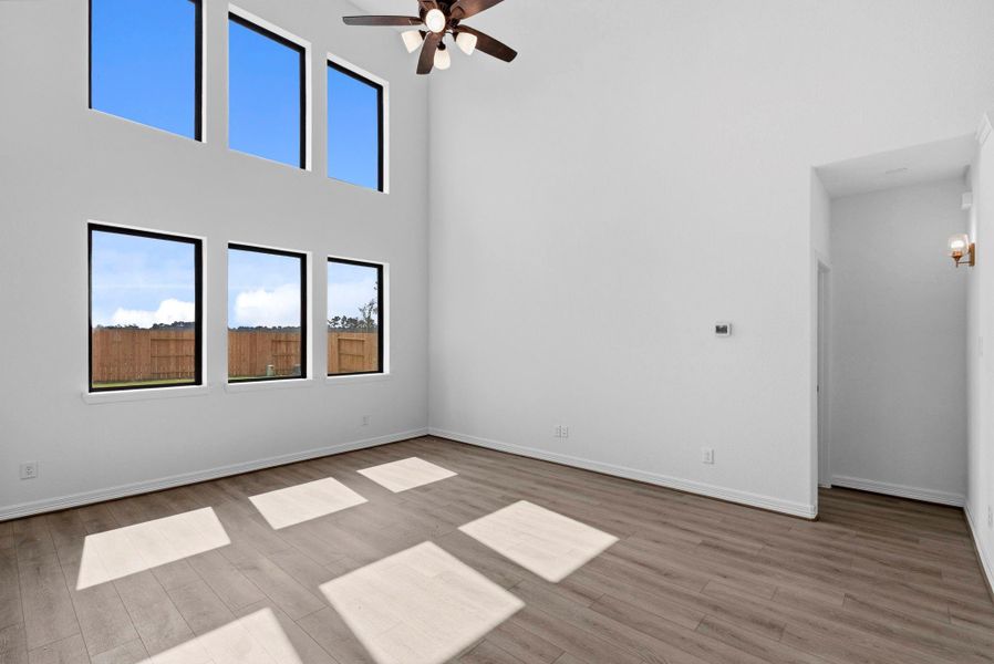 Spacious, unfurnished interior of a new home in Spring Creek Trails, Magnolia (Image 26).