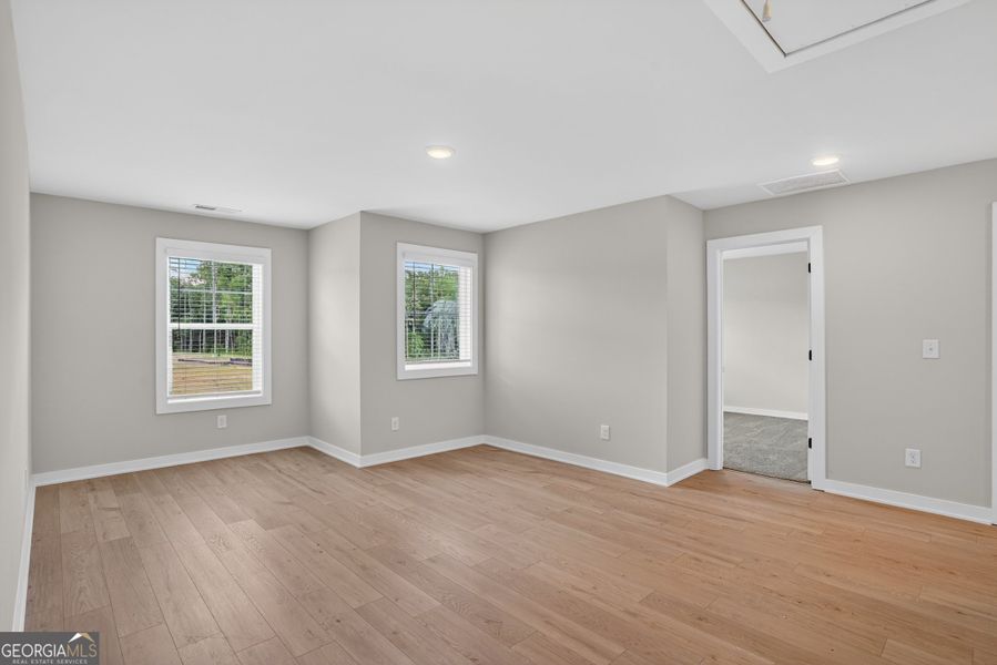 Spacious, unfurnished interior of a new home in The Fairways at Mirror Lake, Villa Rica (Image 37). Spacious, unfurnished interior of a new home in The Fairways at Mirror Lake, Villa Rica (Image 37).