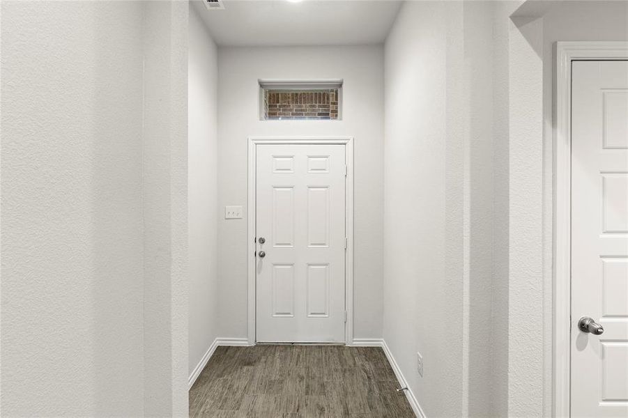 03. 3257 Mercer - Entry 03. 3257 Mercer - Entry