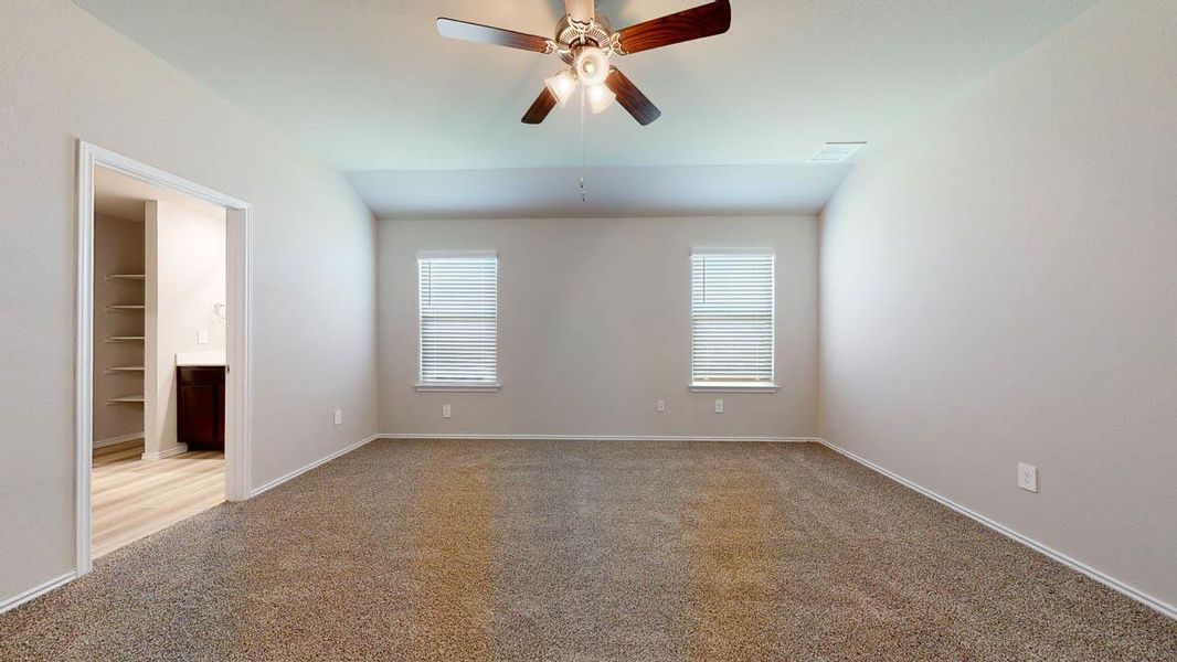 Spacious, unfurnished interior of a new home in Turnbo Ranch, Killeen (Image 14).