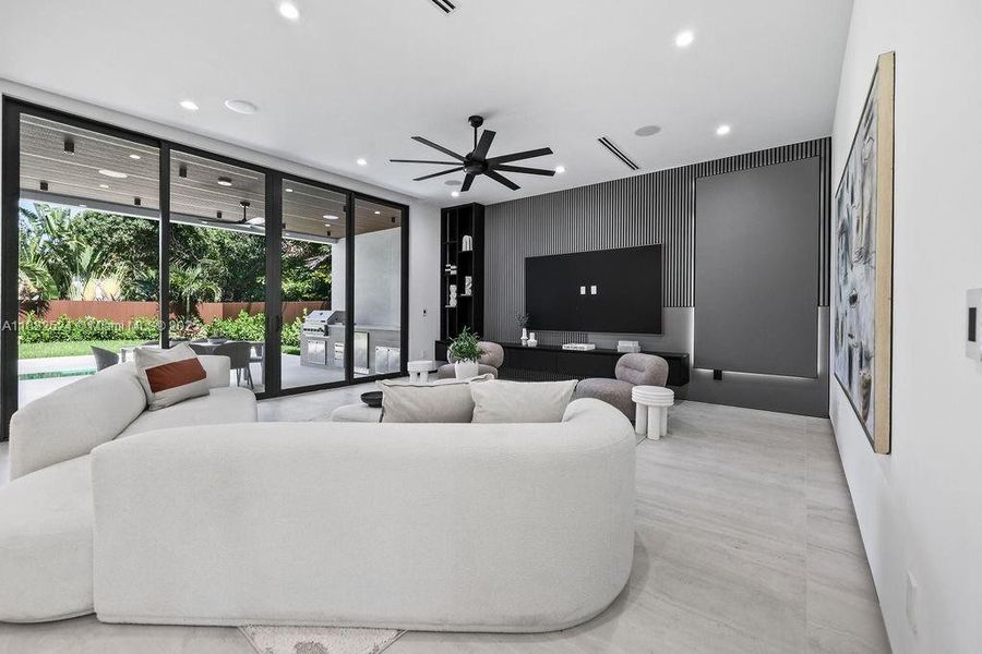 Furnished interior view inside a new home in , Fort Lauderdale (Image 20).