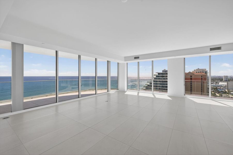 Spacious, unfurnished interior of a new home in , Fort Lauderdale (Image 43).