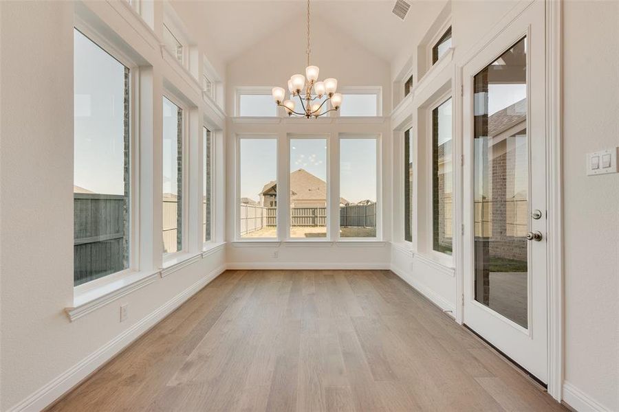 Spacious, unfurnished interior of a new home in Prairie Ridge, Midlothian (Image 20).