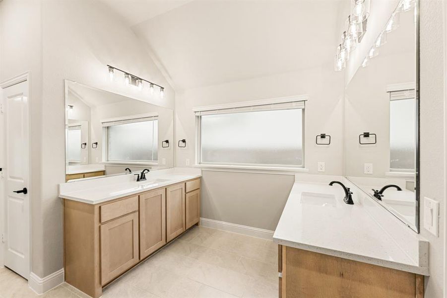 Furnished interior view inside a new home in Somerset, Venus (Image 10).
