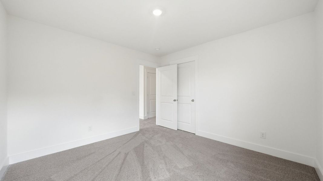 Spacious, unfurnished interior of a new home in Fieldcrest Acres, Blountville (Image 24).