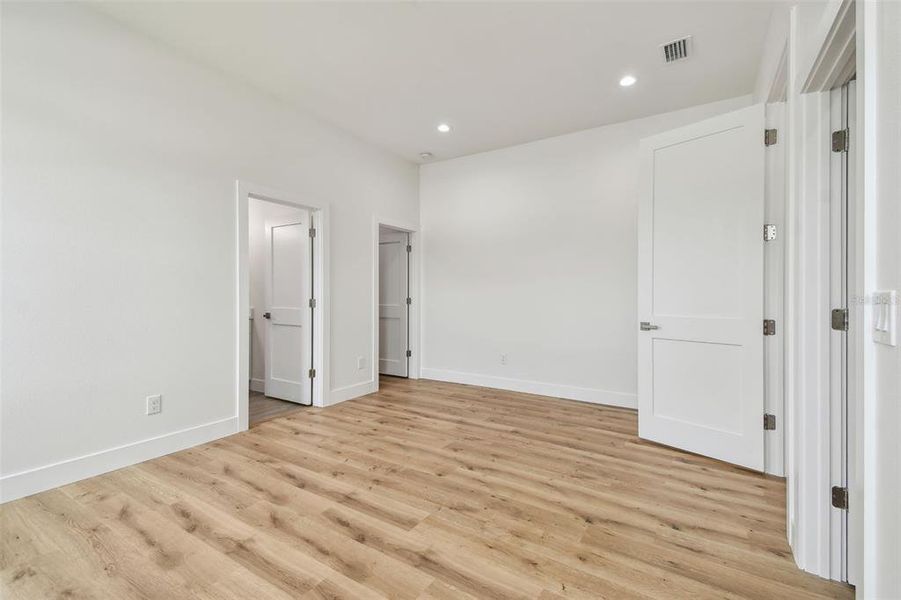 Spacious, unfurnished interior of a new home in , St. Petersburg (Image 25). Spacious, unfurnished interior of a new home in , St. Petersburg (Image 25).