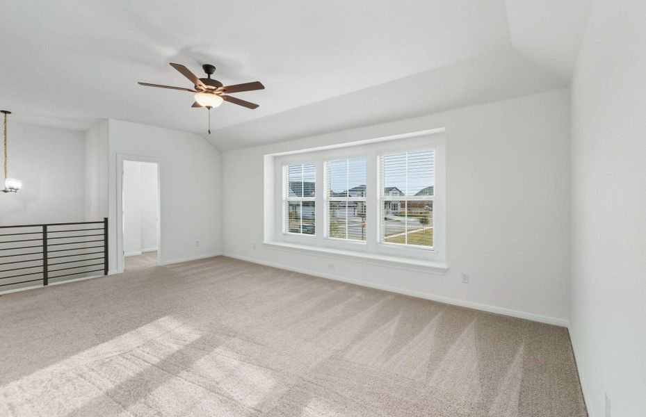 Spacious, unfurnished interior of a new home in Saddleback at Santa Rita Ranch, Liberty Hill (Image 27).