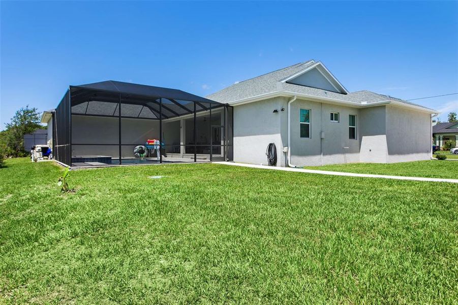 Exterior details and patio area of a home in , Wesley Chapel (Image 32).