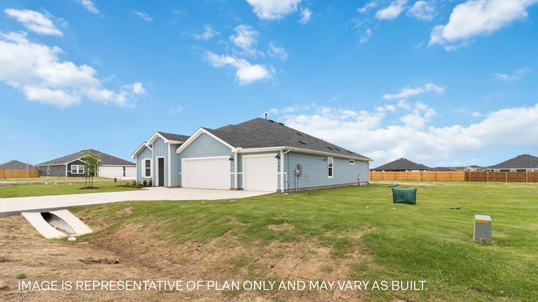 Exterior details and patio area of a home in Railhead, Cedar Creek (Image 2).