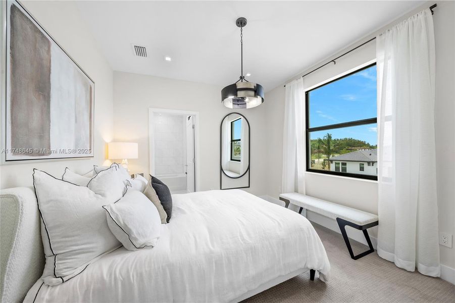 Spacious, unfurnished interior of a new home in , Fort Myers (Image 12).