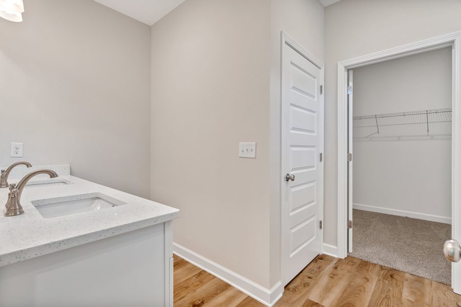 Image 43 of a home in Oak Hollow.