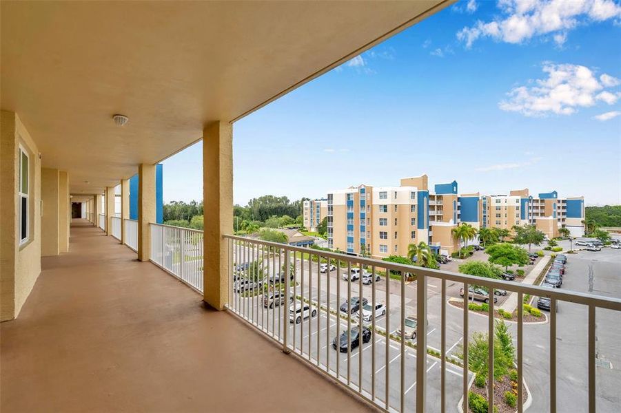 Spacious, unfurnished interior of a new home in , Largo (Image 20).