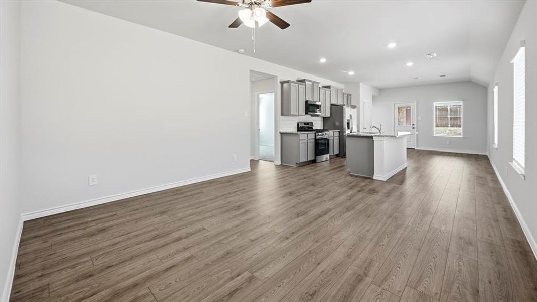 Spacious, unfurnished interior of a new home in Winchester Crossing, Princeton (Image 21).