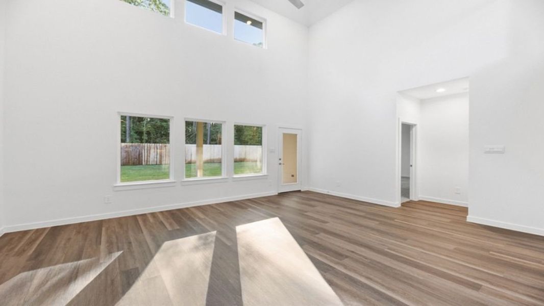 Spacious, unfurnished interior of a new home in The Landing at Hidden Lakes, McKinney (Image 8).