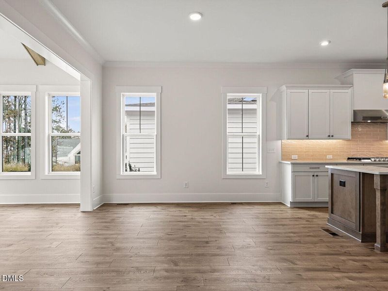 014-1280x960-dining-room